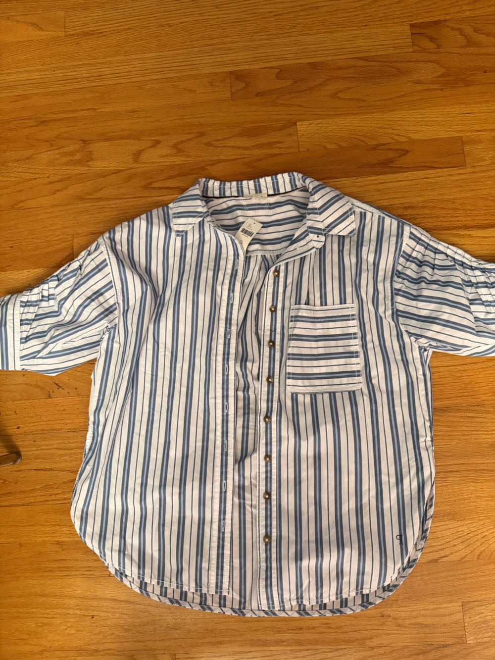 Women’s buttotdown shirt